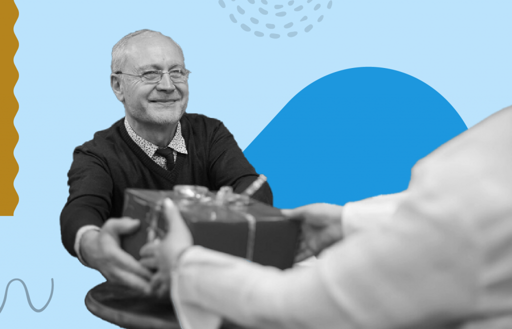 15 Thoughtful Going Away Gift Ideas for Coworkers to Make Everyone Happy Cry